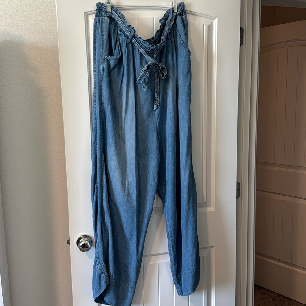Paper-bag waistband, wide leg, jeans!